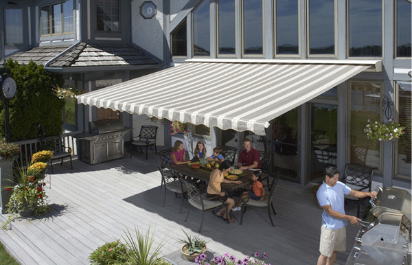retractable awning for outdoor deck 